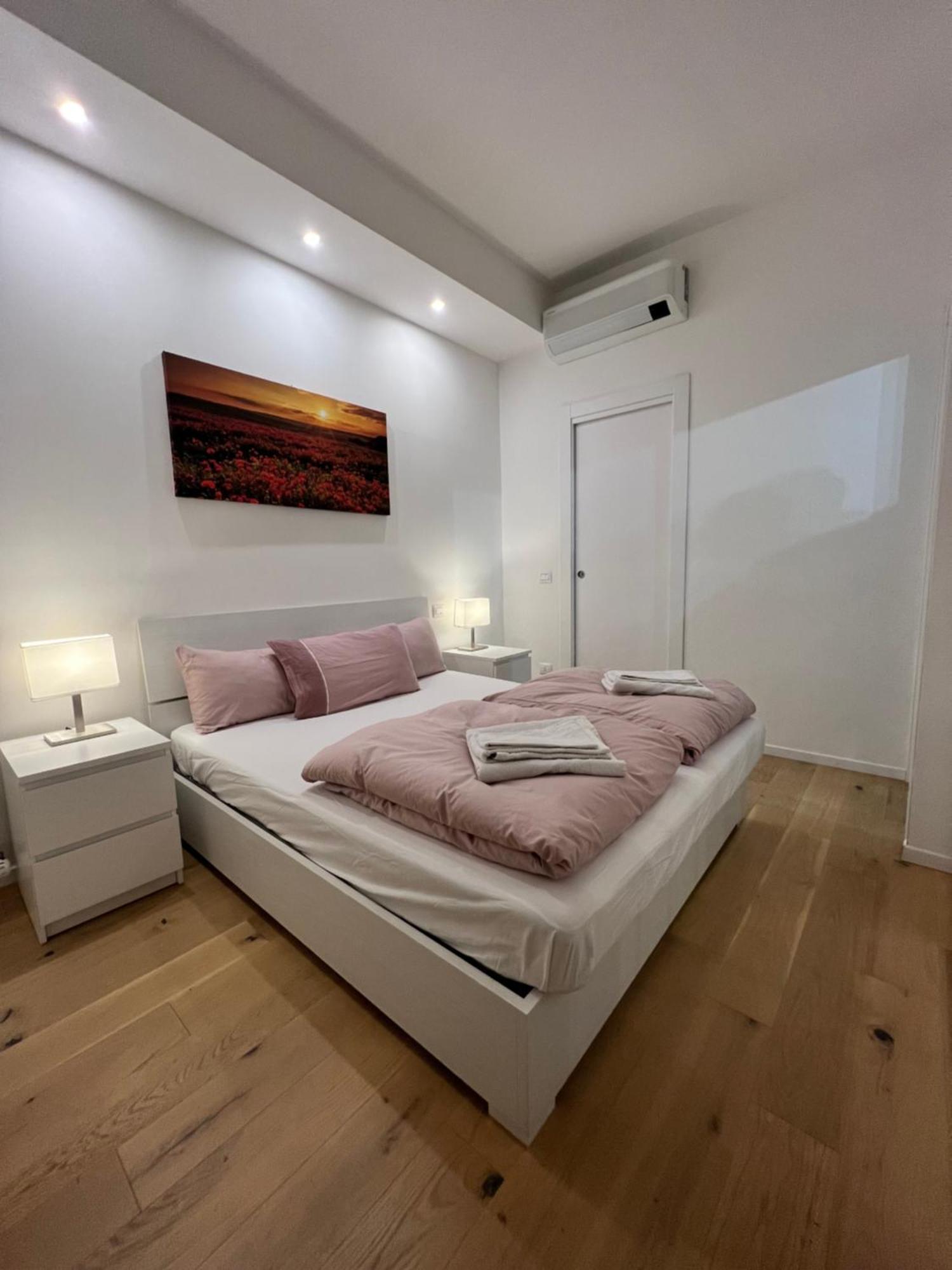 Ferienwohnung Bright Terrace In Milano Exterior foto